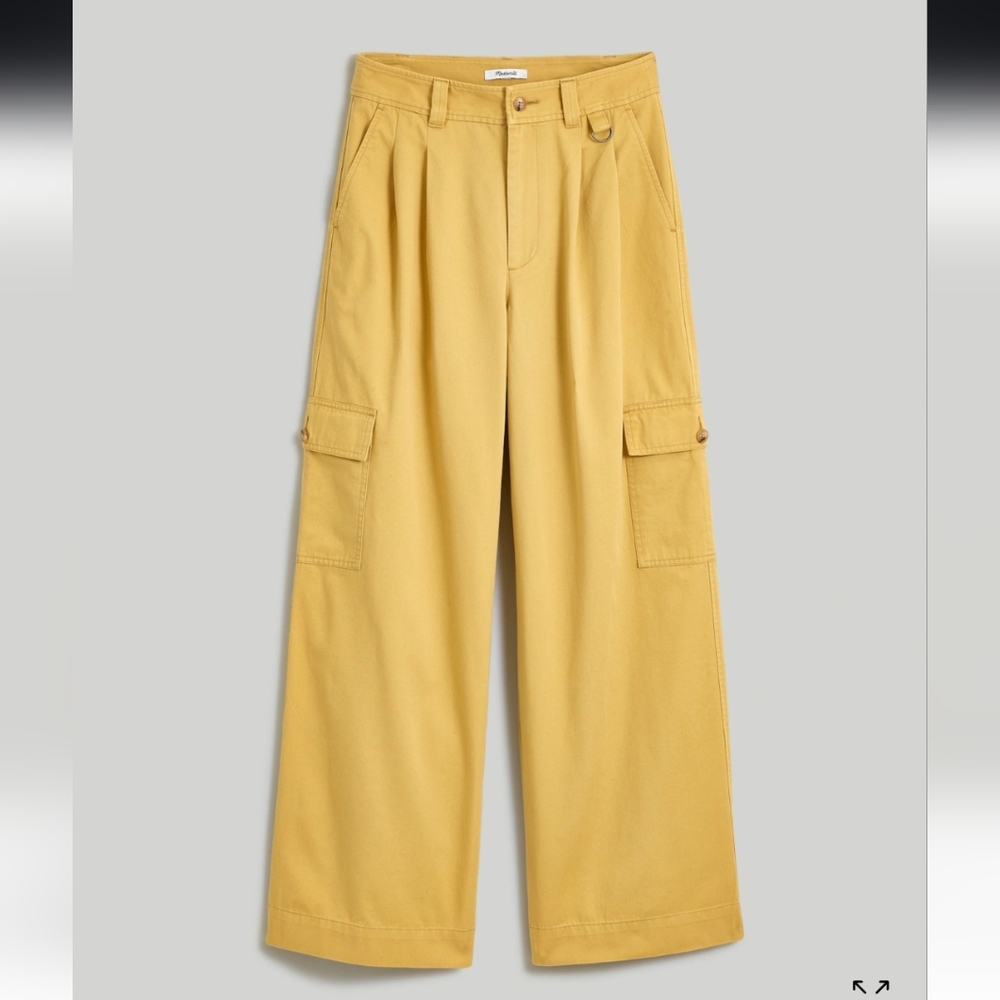 The Harlow Wide-Leg Cargo Pant in (Re)generative size 2 Perfect Condition